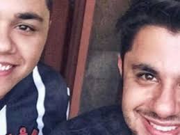 Há exatamente um ano, o público brasileiro se chocava com a morte de cristiano araújo e sua. Felipe Araujo Surge Com Filho De Cristiano Araujo Em Foto Rara Grandao