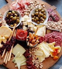 1001 Idees Gourmandes De Tapas Recette Facile Et Rapide Plateaucharcuterieetfromage Plateau De Tapas Typique Idee De Tapas Recette F Opskrifter Fodselsdag