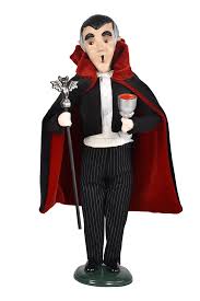 Count Dracula Figurine - Dracula Doll, Byers Halloween – Byers' Choice LTD.
