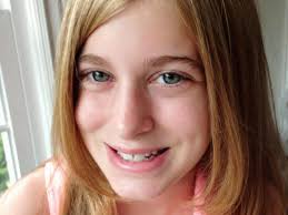 My daughter has beautiful green eyes