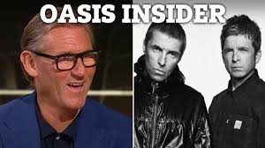 Noel & Liam Gallagher turn backs