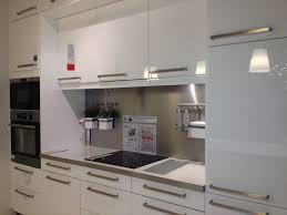 1001 modèles fascinants du duo cuisine blanche plan de. Plan De Travail Blanc Ou Noir Regrettez Vous Votre Choix 25 Messages