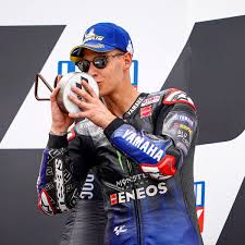 Fabio quartararo, né le 20 avril 1999 à nice, est un pilote de moto français, participant au championnat du monde moto gp. Cm5op0l8rvezrm
