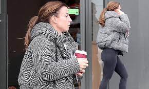 Coleen rooney ретвитнул(а) wayne rooney. Coleen Rooney Highlights Her Peachy Derriere In Figure Hugging Gym Leggings As She Grabs Coffee Daily Mail Online