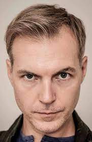 This is one of the most enjoyable hairstyles with receding hairline but you really have to pay attention to details for the best results. 25 Best Hairstyles For A Receding Hairline Men S Hairstyles Haircuts For Receding Hairline Ivy League Haircut Mens Haircuts Receding Hairline
