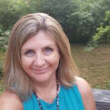 Lynne Abernathy's Instagram, Twitter & Facebook