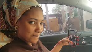 Tsegumi! kodai Jarumi Ty shaba yana bikon tsohuwar matar sa Samira Ahmad  ne?