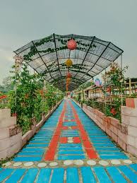 Hari jadinya selalu diperingati setiap tanggal 2 mei, dan penduduknya kini mencapai lebih dari dua juta jiwa. Wisata Istana Jamur Kediri Info Harga Tiket Dan Lokasi Travel And Word