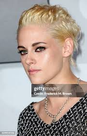 1.266 fotos e imagens de alta resolução de Kristen Brown