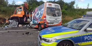 Die strecke ist derzeit komplett gesperrt. Unfall Auf Der A4 Bei Merzenich Sorgt Fur Vollsperrung Ab Kreuz Kerpen