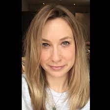 Ellen Locke's Instagram, Twitter & Facebook