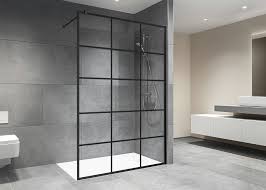 Inzwischen gibt es eine ganze reihe von interessanten alternativen, die für mehr optischen schwung sorgen und in hinblick auf die pflege sogar vorteile bieten. Duschen Ohne Hindernis Praxiswissen Unternehmen Duscholux Luxus Beim Duschen
