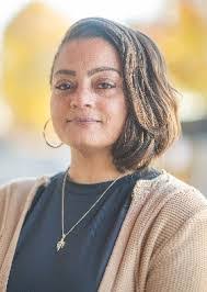 Stephanie Harris's Instagram, Twitter & Facebook