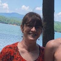 Beth Burge's Instagram, Twitter & Facebook