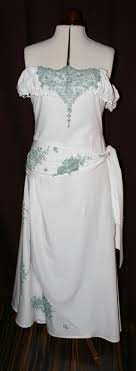 Kleid mit stickerei, hochzeitskleider / brautmode. Brautkleid Schneidern Lassen Dein Massgeschneidertes Brautkleid