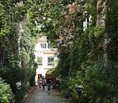 Promenade De La Villa Santos Dumont A La Petite Ceinture Paris 15 Petite Ceinture Paris Paris Villa