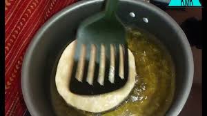 How To Make Crispy Soft Poori Easy Recipe In Hindi Easy Meals Recipes Recipe Creator