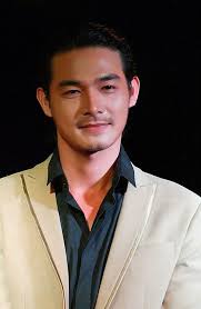 Cuộc sống của nam thần Việt sau khi tuyên bố vỡ nợ, ly hôn vợ 2 là đại gia  nổi tiếng hơn 9 tuổi