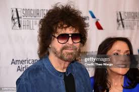 2,345 Lynne Jeff Photos & High Res Pictures