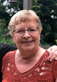 Claire Dowd's Instagram, Twitter & Facebook