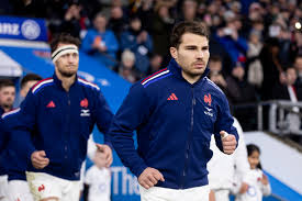 XV de France : Antoine Dupont lance un appel aux dons après la mort d'un  adolescent renversé par une voiture