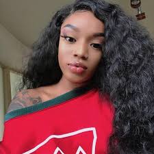 Collette Frazer's Instagram, Twitter & Facebook