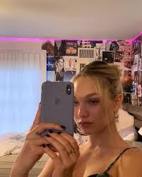 Pin By Linda Clark On Maddie Maddie Ziegler Insta Photo Ideas Photo