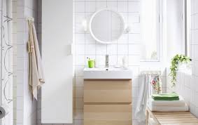La salle de bain est une pièce à part dans la maison, du fait de son utilité. Renover Sa Salle De Bain Avec Un Petit Budget Smart Reno