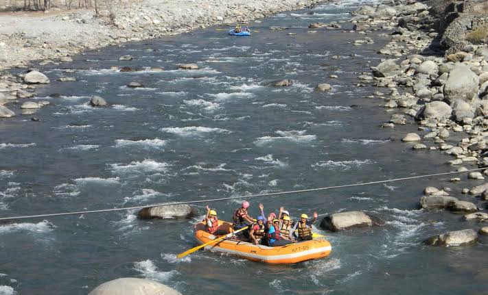 Rafting in icy Beas River draws attention of adventure enthusiasts - Discover Kullu Manali