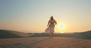 Terkadang ada yang sudah beli ternyata tidak cocok saat dikenakan, hal itu. Baju Safari Stok Video Baju Safari Rekaman Bebas Royalti Depositphotos