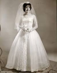 Abito da sposa in organza sintetica a maniche lunghe vintage degli anni '70. Anni 60 70 80 90 Anni 60 Moda Anni 60 Moda