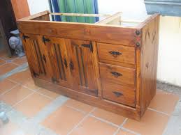 El concepto de muebles rústicos para salones y dormitorios, así como complementos de estilo colonial en madera natural es el que mejor identifica a rustiko. Fotos De Muebles De Cocina Rusticos Novocom Top