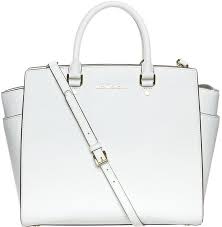Michael kors sac bowling cuir grainé marron clair porté epaule tbetop rated seller. Michael Michael Kors Sac Bandouliere Optic White Blanc Zalando Fr Mens Leather Bag Handbags Michael Kors Genuine Leather Purse