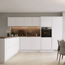 Greenwich White Handleless Kitchen In 2020 Minimalist Kitchen Cabinets Handleless Kitchen White Modern Kitchen