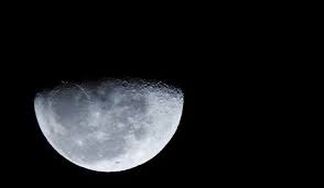 A lua, por exemplo, é. Lunario Lua Minguante Fruto Consumacao Descanso Flores No Ar