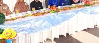 Senang bila ada tetamu yang nak jumpa pengantin boleh cari kami bawah khemah jer. Zld On Twitter Kiranya Lepasni Panggil Makan Tak Beradab Lah