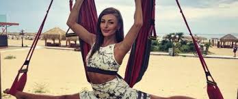 Pe elena marin o știe toată lumea, dar puțini sunt cei care știu cine este tatăl concurentei de la survivor românia. Cu Ce Se OcupÄƒ In ViaÈ›a De Zi Cu Zi Elena Marin De La Survivor Romania Ce Face Pentru Bani