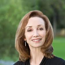 Martha Laird's Instagram, Twitter & Facebook