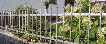 Zaunsysteme Aus Metall Aluminium Und Edelstahl Zaun