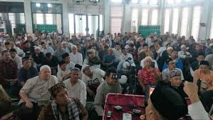 Mencari sosok pengganti abah anom wafatnya pimpinan pontren suryalaya, kh ahmad shohibul wafa tajul arifin atau yang akrab dipanggil abah anom, senin (5/9) sekitar pukul 11.55, menyentak umat terutama jemaah thariqat qadiriyyah naqsabandiyah (tqn), sebuah aliran tasawuf yang dianut dan dikembangkan pontren suryalaya. Lembaga Dakwah Tqn Suryalaya Jakarta Waspada Atas Godaan Kekuasaan Spiritual