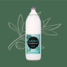 Michael is drinking a tornade by brasserie de la terre à la bière at maison de webs. Biere Tornade Olibaba