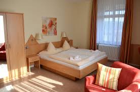 Book hotel haus sonneck, kelberg on tripadvisor: Zimmer Sonneck