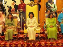 Negeri sembilan dan kelgan muhojirlarni qabul qilib kelgan sumatra yuz yillar davomida. Warisan Raja Permaisuri Melayu Dymm Tuanku Ampuan Besar Negeri Sembilan Tuanku Aishah Rohani