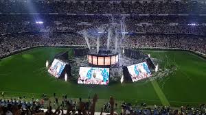 Real madrid fans commented on monday in front of the santiago bernabeu stadium on the decision of 12 major european football clubs to create a new continental super league. Real Madrid Fans Celebrate Champions League Win At Santiago Bernabeu Youtube