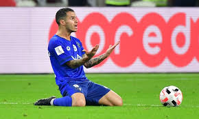 كشف مصادر أن المدرب البرتغالي ليوناردو جارديم ، طالب بالاستغناء عن الإيطالي جيوفينكو لاعب الهلال، حال التعاقد مع محترف أجنبي بدلا منه، وهو ما قد يتحقق خلال الأيام المقبلة. Ø¨Ø§Ù„ØµÙˆØ± Ø¬ÙŠÙˆÙÙŠÙ†ÙƒÙˆ ÙŠØªØºÙ†Ù‰ Ø¨Ø¬Ù…Ø§Ù‡ÙŠØ± Ø§Ù„Ù‡Ù„Ø§Ù„ ÙŠØªØ­Ø¯Ø« Ø¹Ù† Ù…Ø³ØªÙ‚Ø¨Ù„Ù‡ ÙˆÙŠ Ø®Ø±Ø³ Ø£Ù„Ø³Ù†Ø© Ø§Ù„Ù…Ù†ØªÙ‚Ø¯ÙŠÙ†