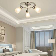 All'interno della gamma di soffitto illumina si possono anche trovare moderne e classiche plafoniere. Plafoniere Da Interno