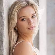 Tabitha Langston's Instagram, Twitter & Facebook