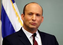 Netanyahu yerine seçilen yamina lideri naftali bennett, ağustos 2023'e kadar ülkenin yeni başbakanı olacak. Naftali Bennett Could Replace Israel S Benjamin Netanyahu As Prime Minister Bloomberg