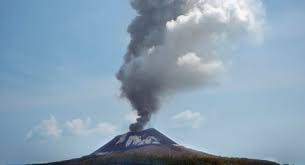 Detik detik gunung berapi krakatau meletus mengerikan krakatau volcano 17 oct 2018. Letusan Gunung Anak Krakatau Picu Tsunami Ini Kata Bmkg