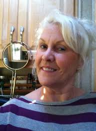 Anna was grocery shopping with me today and ran into Santa… he knew her  name immediately so it was definitely the real Santa! Also she walked the  entire time ♥️♥️♥️